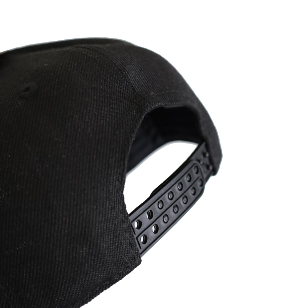 KOHME Snapback lippis brodeerattu, Curved